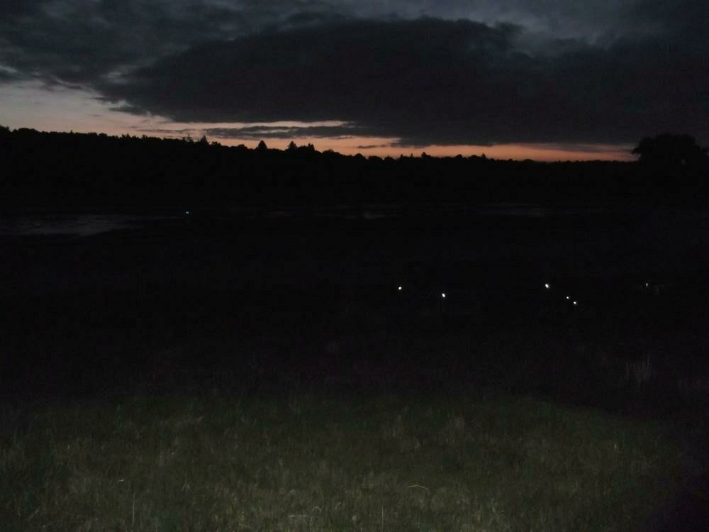 Nachts beim Zelten pisse